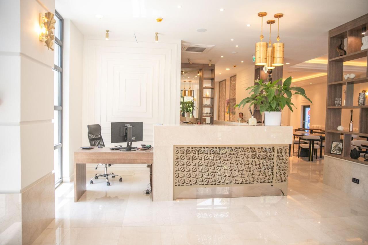Cosmopolita Boutique Hotel ティミショアラ エクステリア 写真