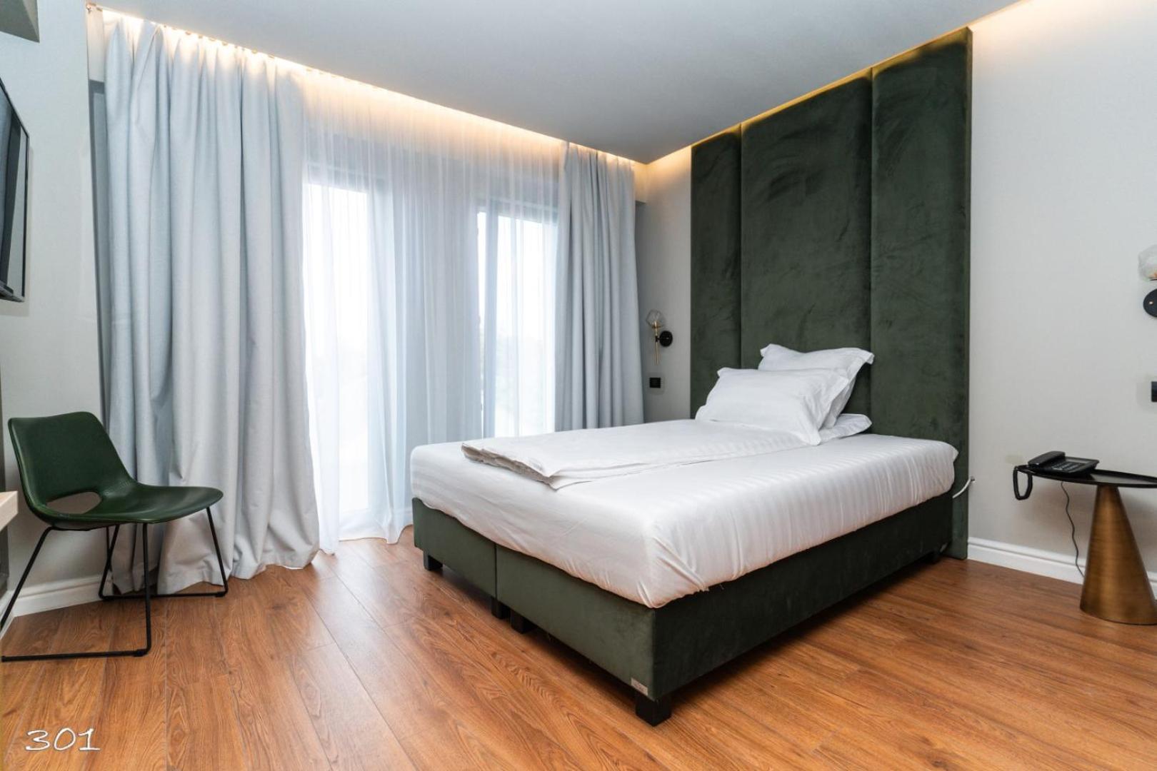 Cosmopolita Boutique Hotel ティミショアラ エクステリア 写真