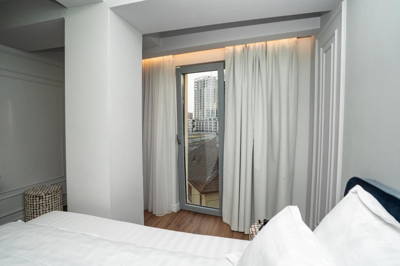 Cosmopolita Boutique Hotel ティミショアラ エクステリア 写真