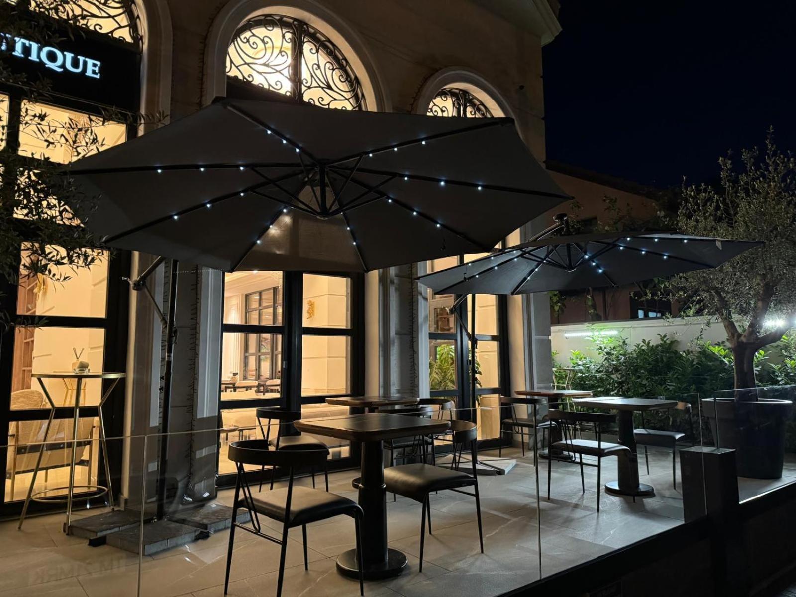 Cosmopolita Boutique Hotel ティミショアラ エクステリア 写真