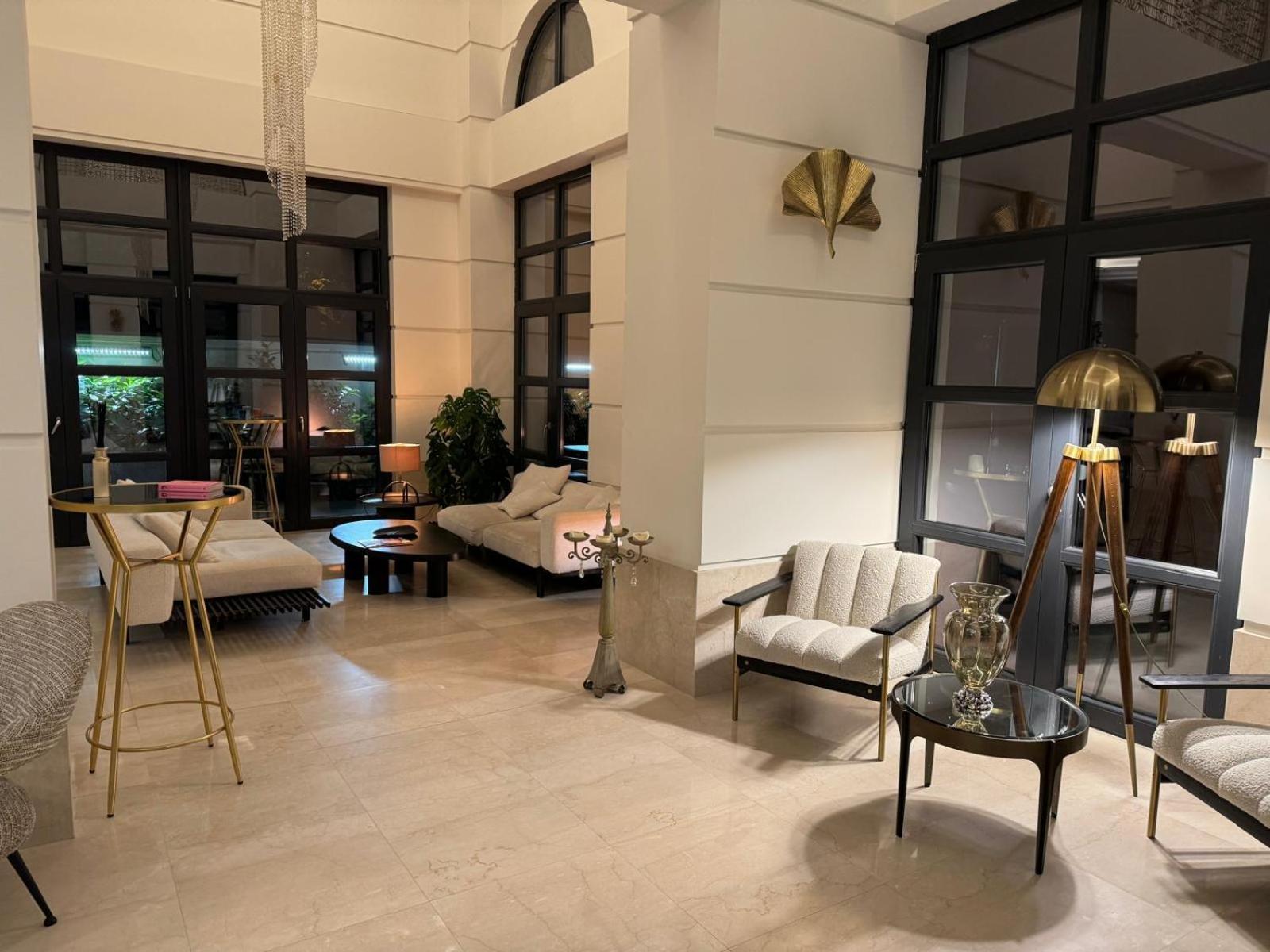 Cosmopolita Boutique Hotel ティミショアラ エクステリア 写真