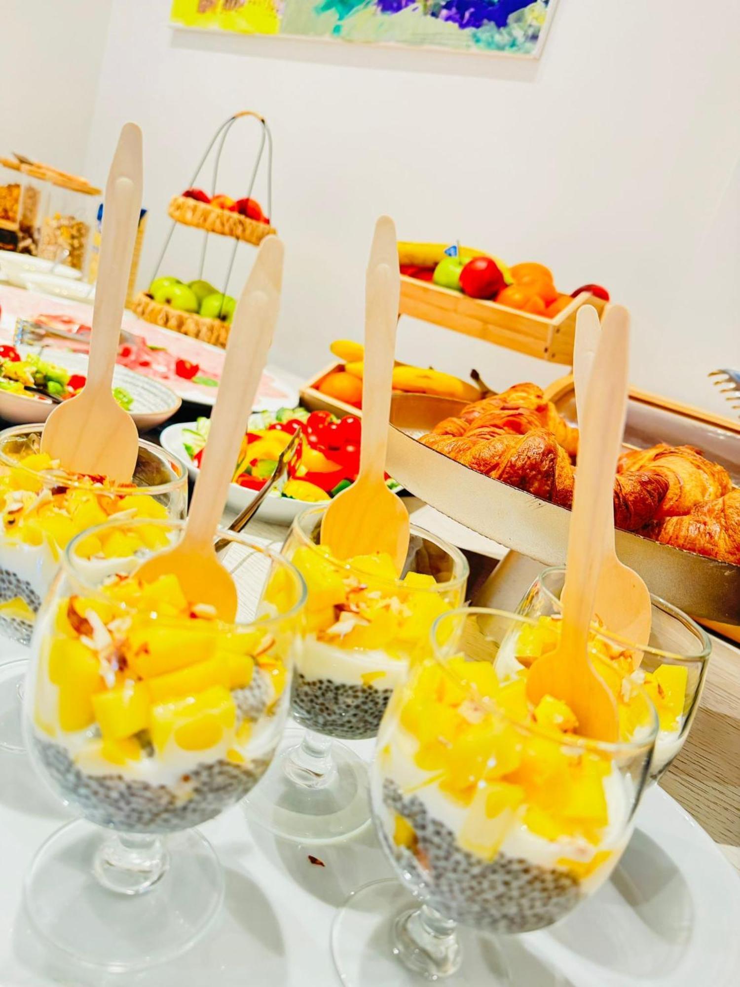 Cosmopolita Boutique Hotel ティミショアラ エクステリア 写真