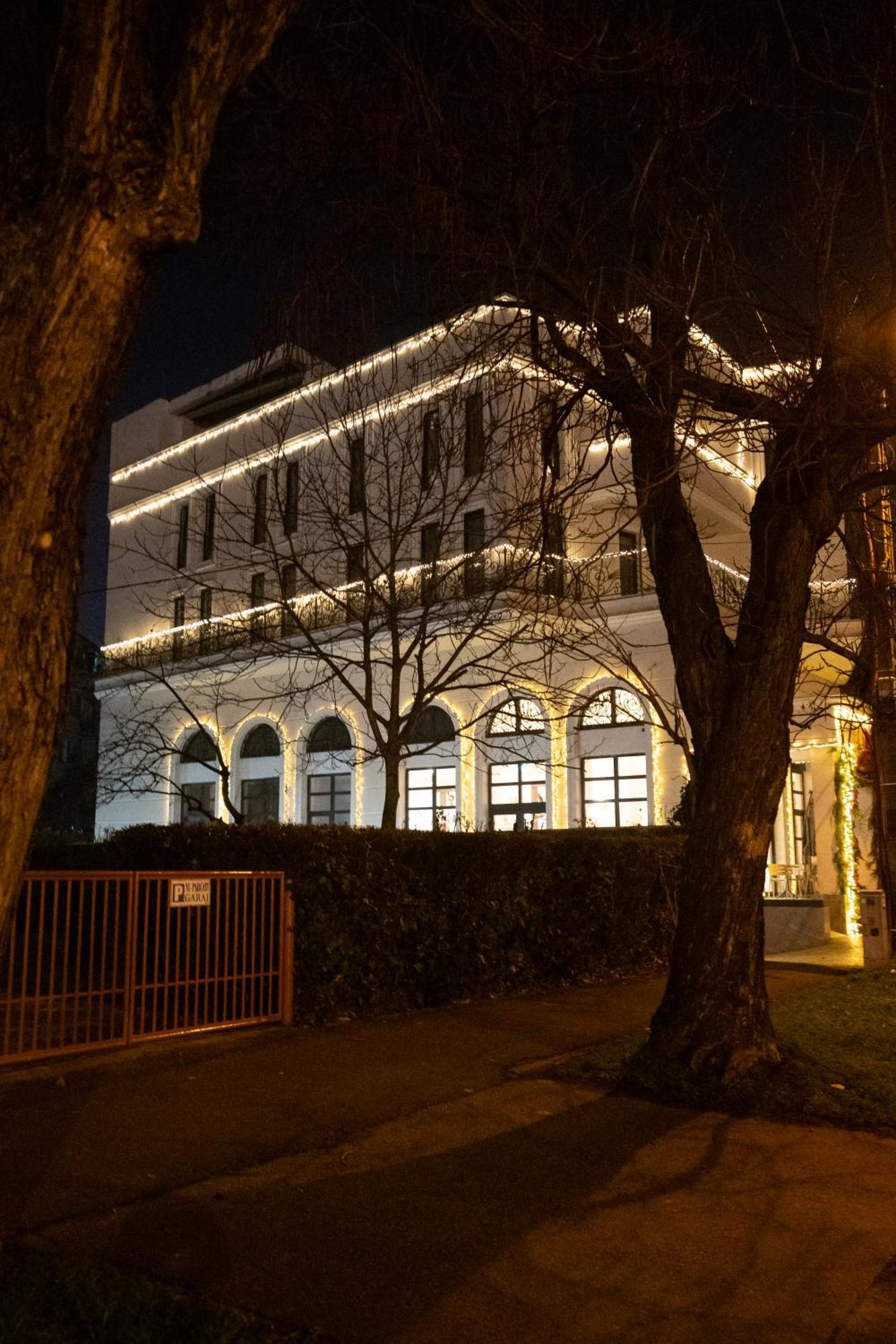 Cosmopolita Boutique Hotel ティミショアラ エクステリア 写真