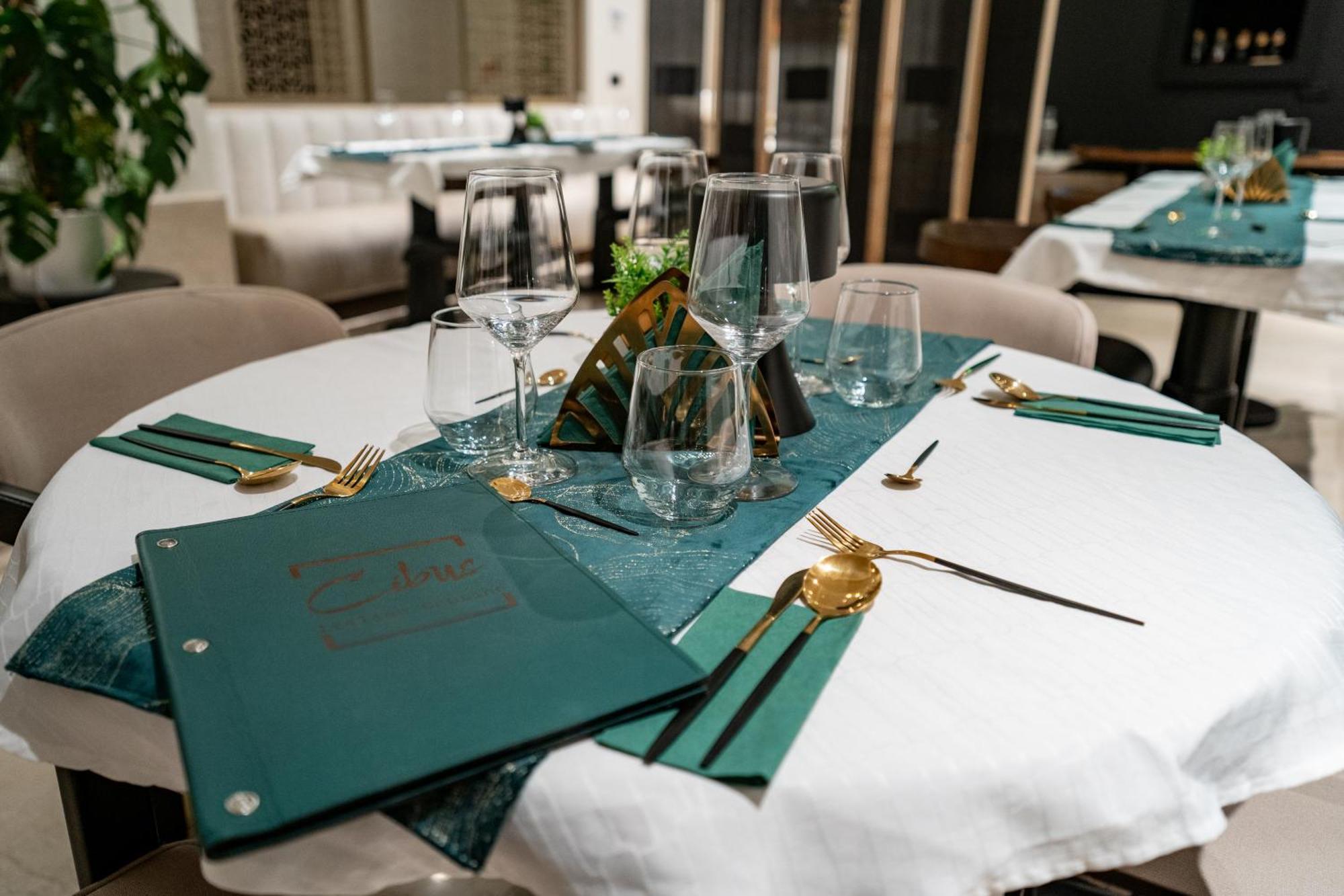 Cosmopolita Boutique Hotel ティミショアラ エクステリア 写真